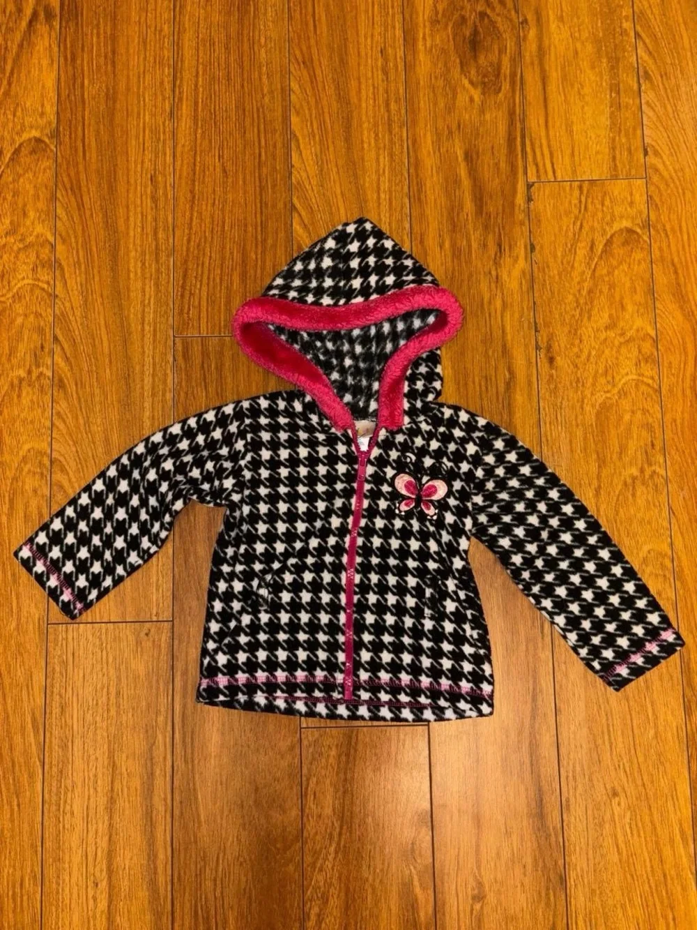 Y2K Black and white houndstooth fleece jacket with lined hood